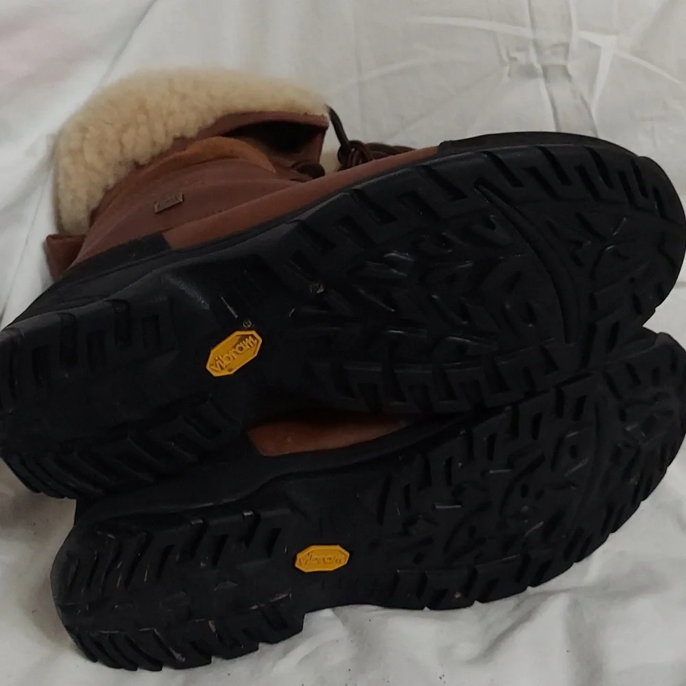UGG BUTTE WORCHESTER STOUT WATERPROOF LEATHER SNOW BOOTS SIZE US 11